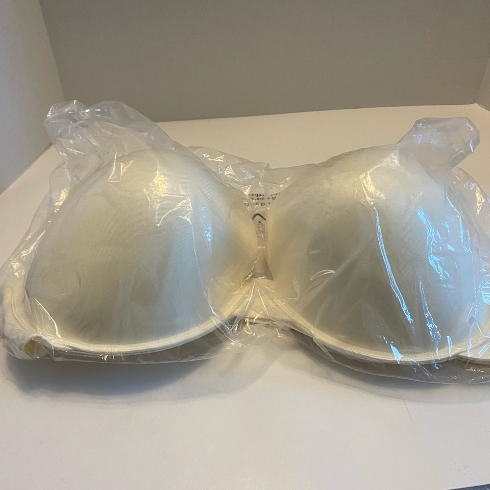 1 NEW Dream Fit Bra Womens 46DDT-Shirt Underwired Adjustable Strap Lightly Lined